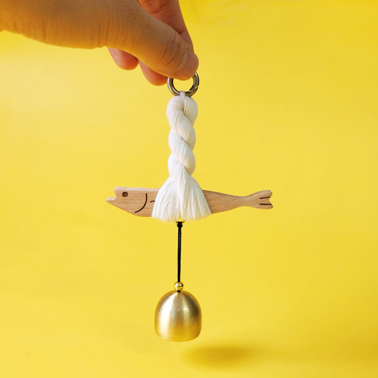 ‘클래식한 풍수지리 아이템, 트렌디한 선물로 부상’… 오늘의집서 액막이 명태 상품 수요 급증